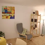 شقة Scarlatti 8 *
